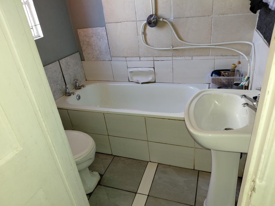 2 Bedroom Property for Sale in Uitenhage Central Eastern Cape